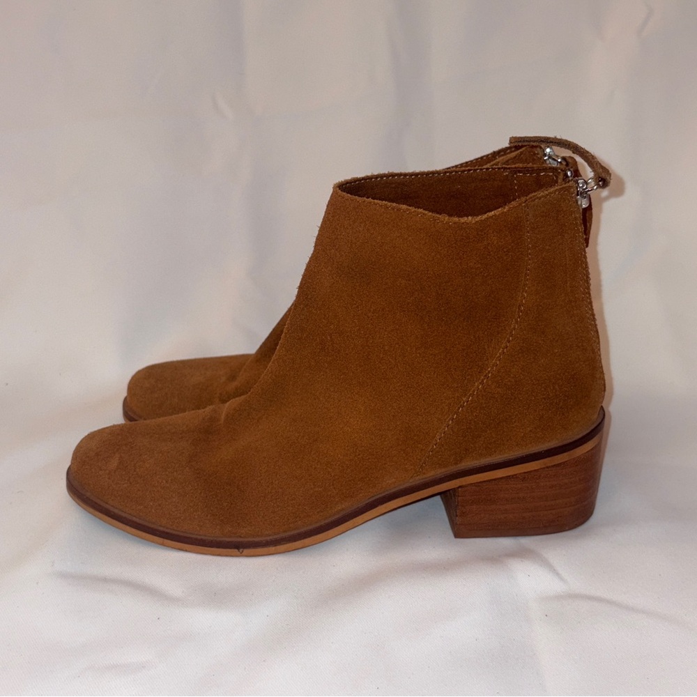 Steve Madden‎ Women’s Brown Suede Ankle Boots Size 7.5 Low Heel